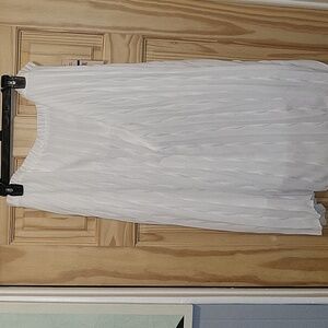 NWT CLASSIC NP WHITE SKIRT
